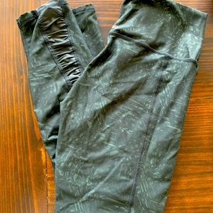 Aerie hunter green leggings